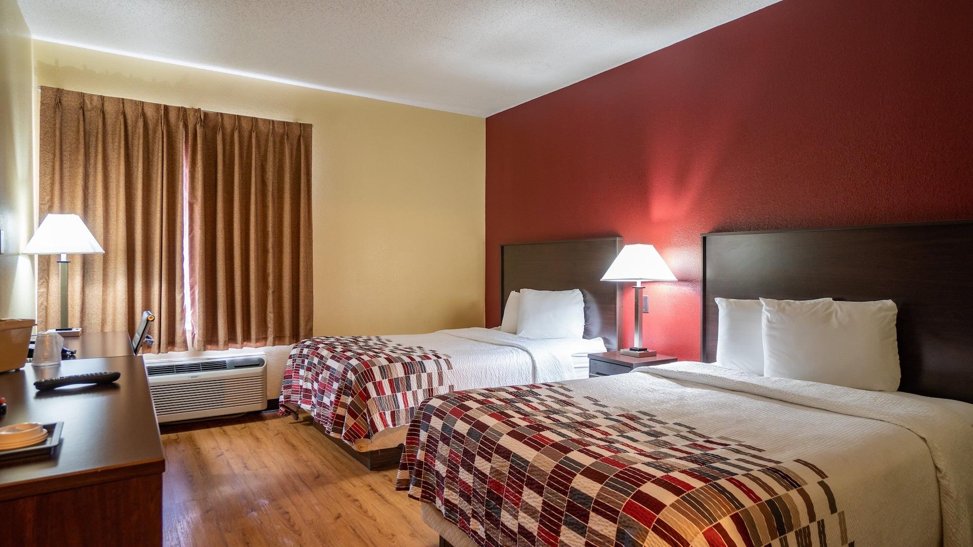 Red Roof Inn & Suites Indianapolis Airport Bagian luar foto
