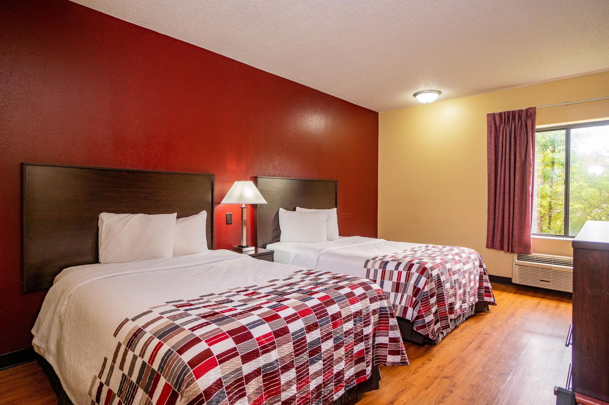 Red Roof Inn & Suites Indianapolis Airport Bagian luar foto
