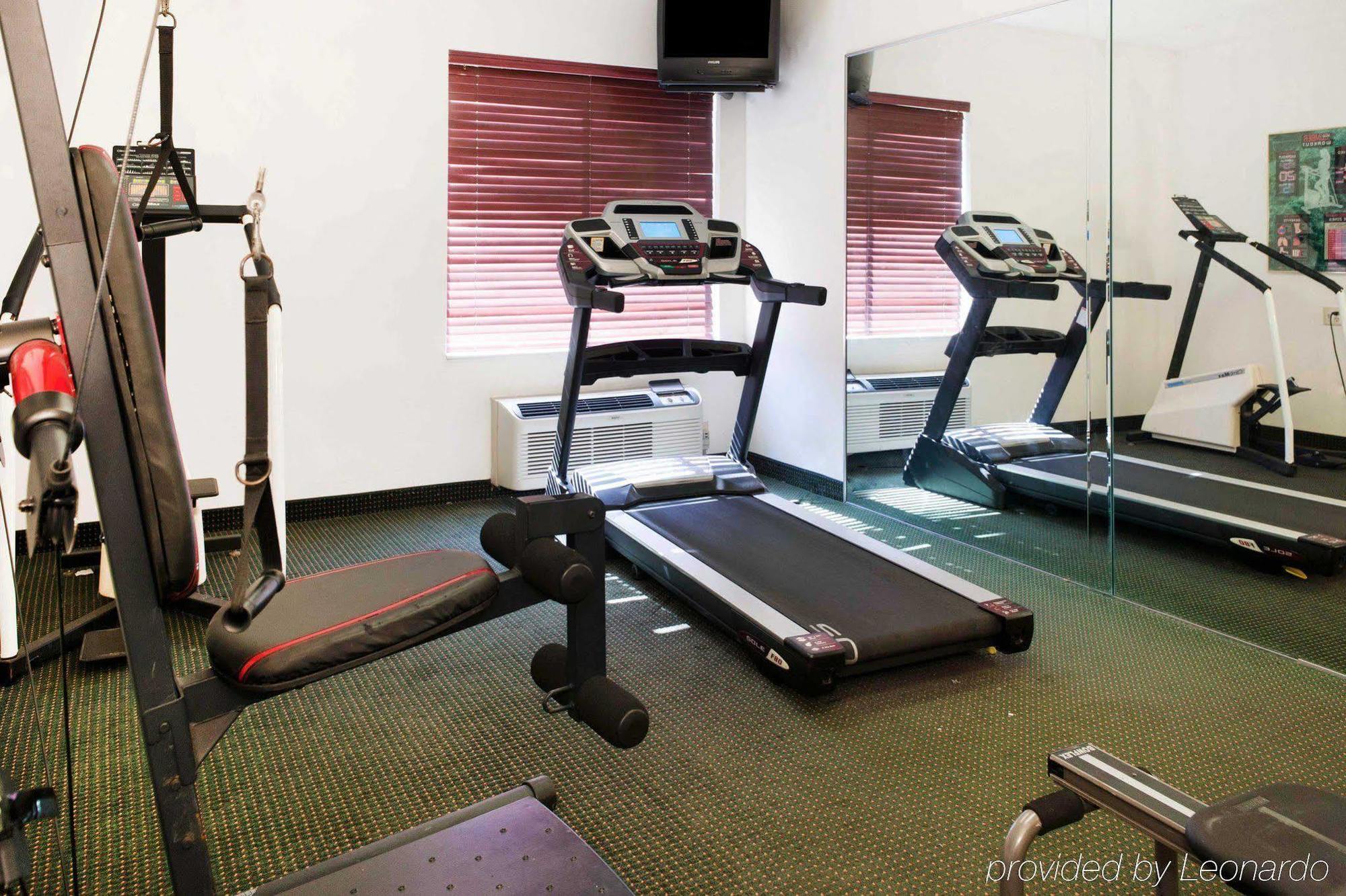 Red Roof Inn & Suites Indianapolis Airport Bagian luar foto
